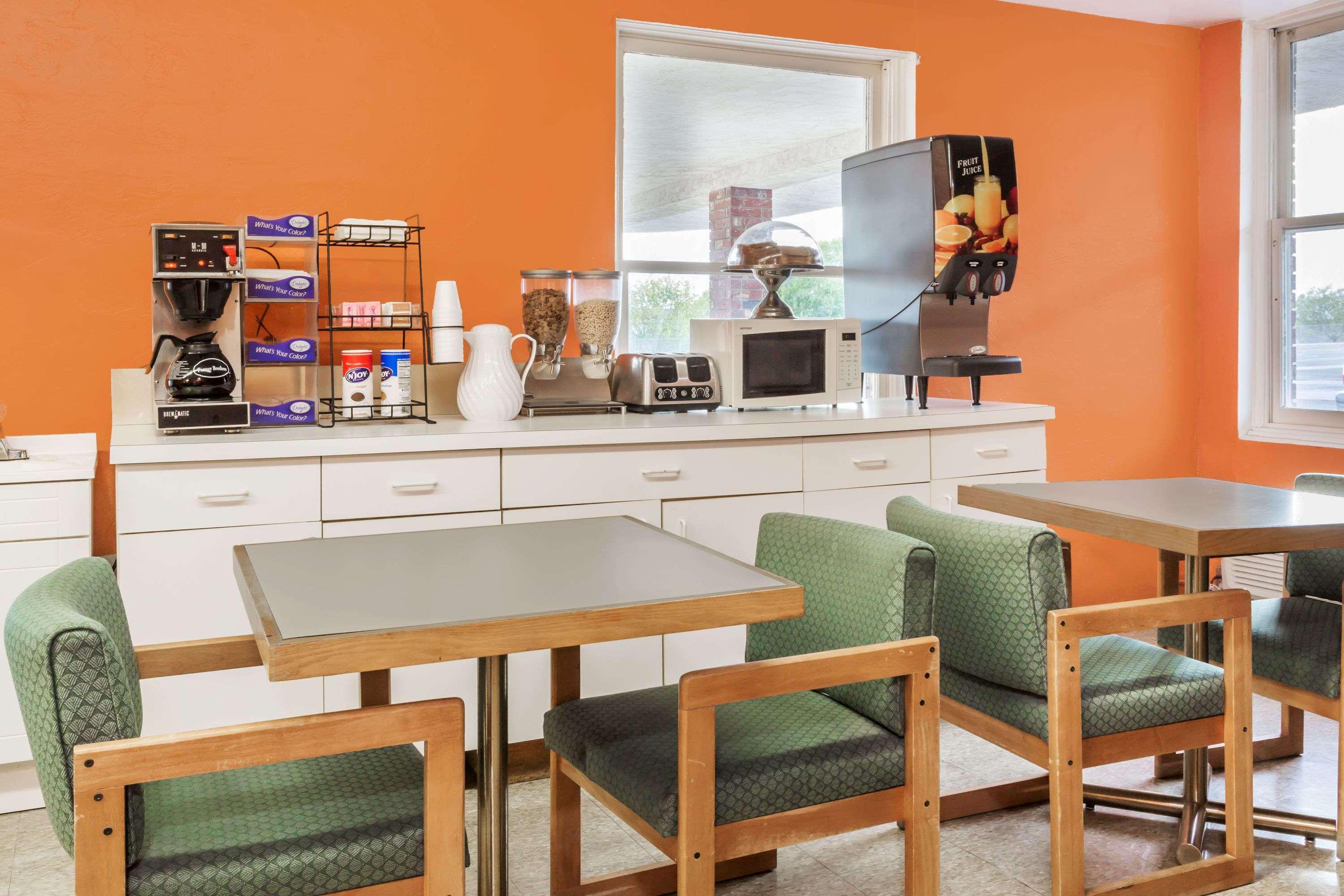 Americas Best Value Inn Уэндовер Экстерьер фото